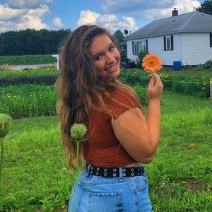 Meet your Posher, Danielle